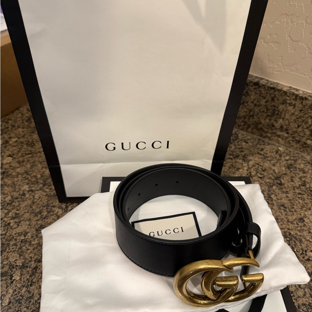 Gucci Black Leather Belt with Antique Gold Double G Buckle - Picture 3 of 7